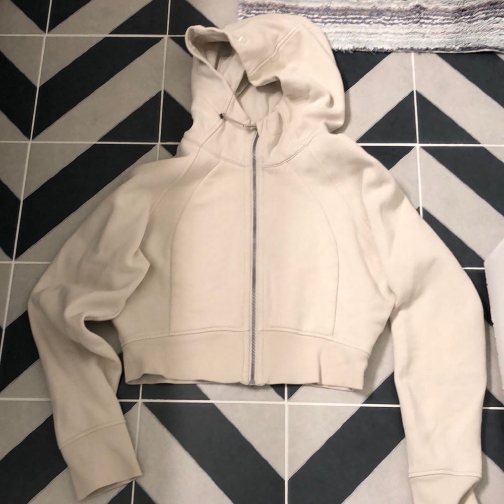 Lululemon crop scuba